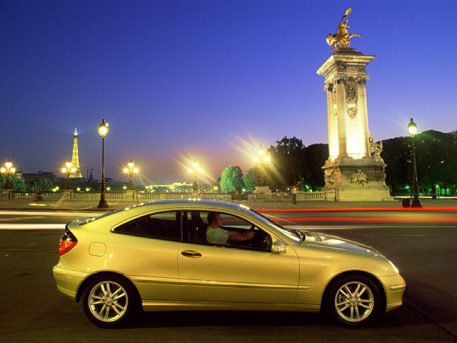 Mercedes-Benz C-Class Coupe фото