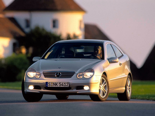 Mercedes-Benz C-Class Coupe фото