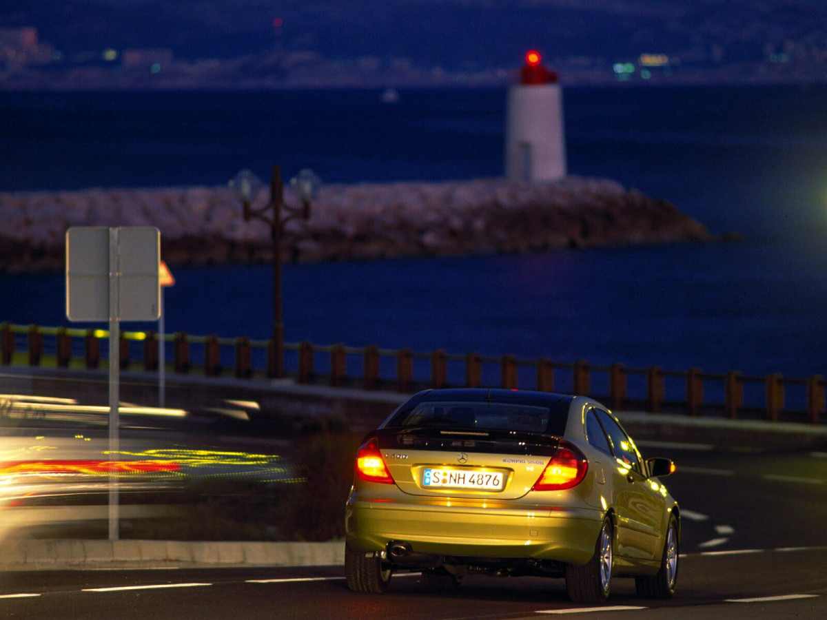 Mercedes-Benz C-Class Coupe фото 10978