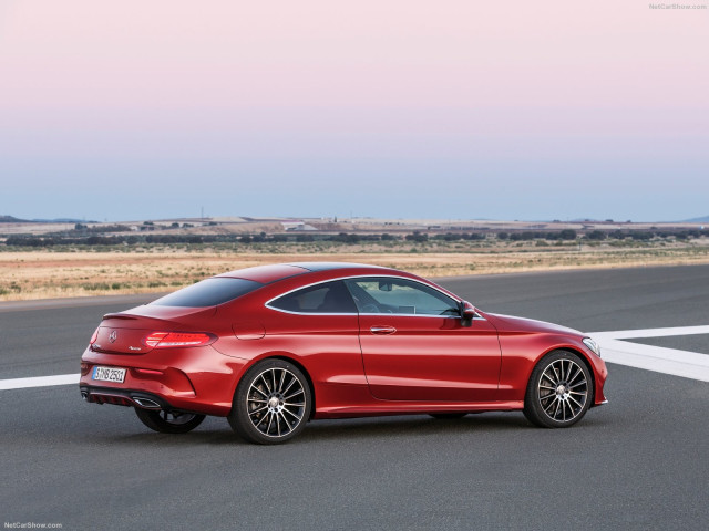 Mercedes-Benz C-Class Coupe фото