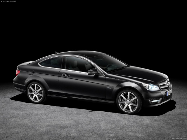 Mercedes-Benz C-Class Coupe фото