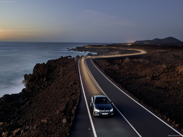 Mercedes-Benz C-Class Coupe фото