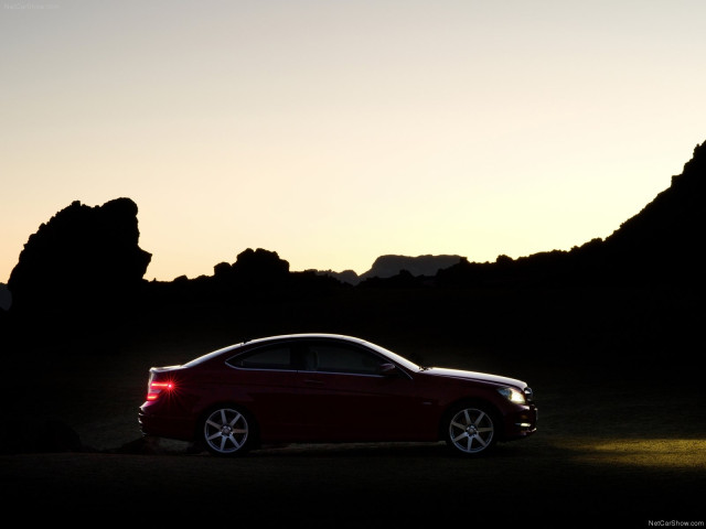 Mercedes-Benz C-Class Coupe фото