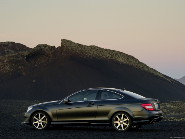 Mercedes-Benz C-Class Coupe фото