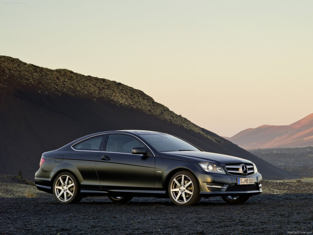 Mercedes-Benz C-Class Coupe фото