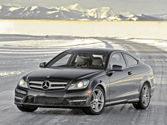 Mercedes-Benz C-Class Coupe фото