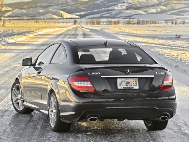 Mercedes-Benz C-Class Coupe фото