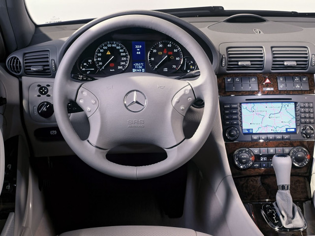 Mercedes-Benz C-Class W203 фото