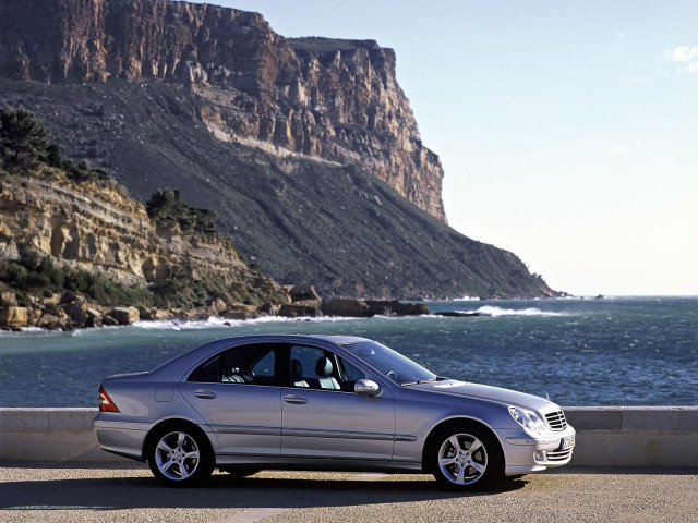 Mercedes-Benz C-Class W203 фото