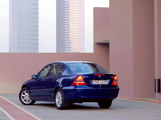 Mercedes-Benz C-Class W203 фото