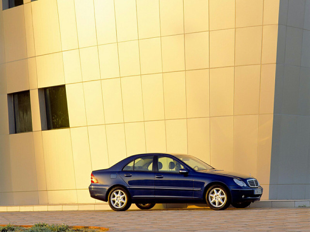 Mercedes-Benz C-Class W203 фото