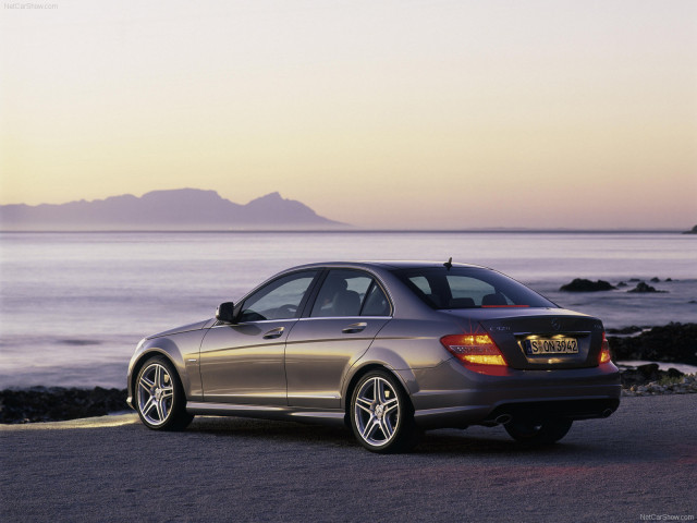 Mercedes-Benz C-Class W204 фото