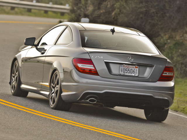 Mercedes-Benz C-Class фото