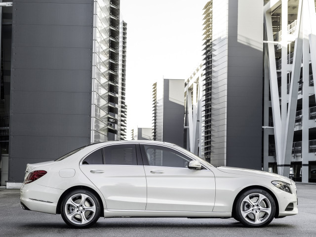 Mercedes-Benz C-Class фото