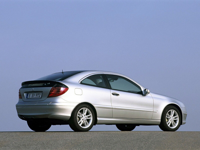 Mercedes-Benz C-Class фото