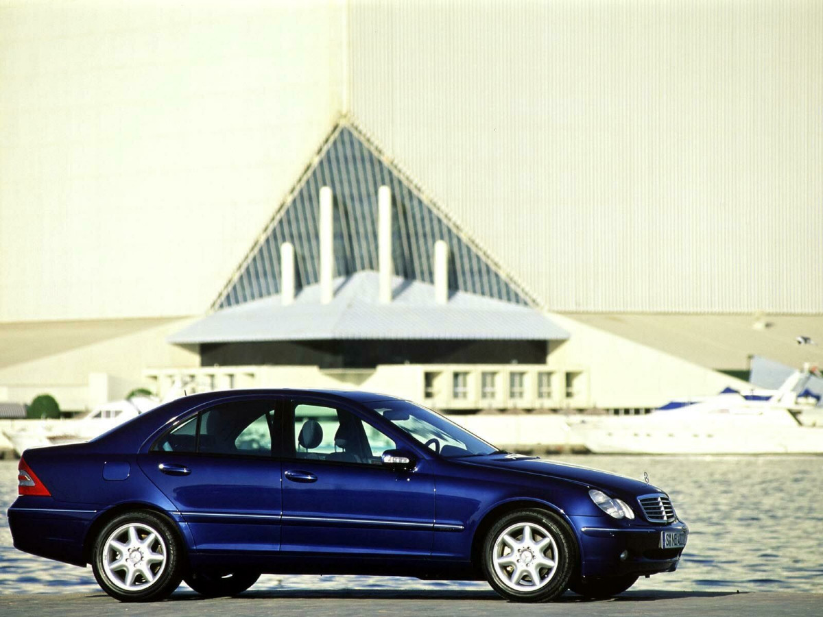 Mercedes-Benz C-Class фото 10968