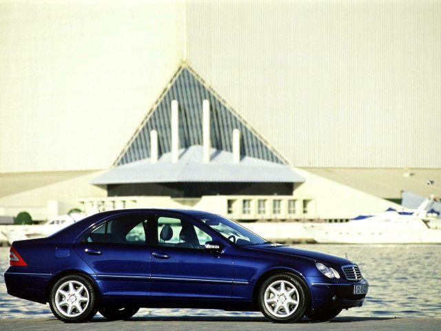 Mercedes-Benz C-Class фото