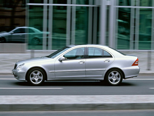 Mercedes-Benz C-Class фото