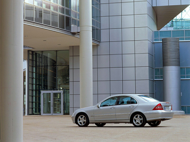 Mercedes-Benz C-Class фото