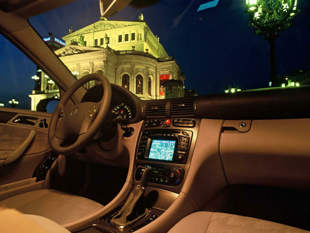 Mercedes-Benz C-Class фото