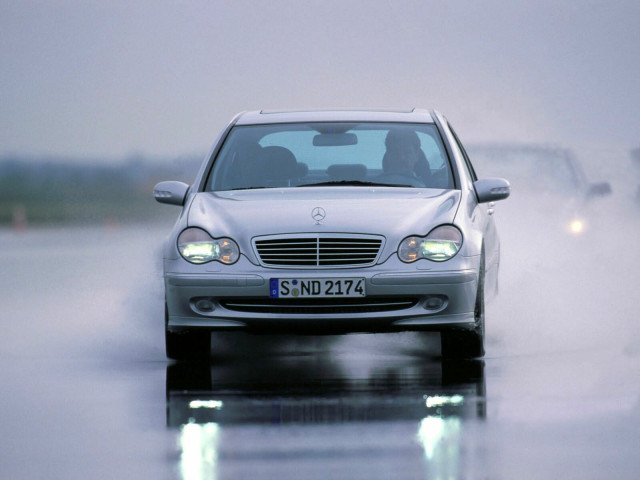 Mercedes-Benz C-Class фото