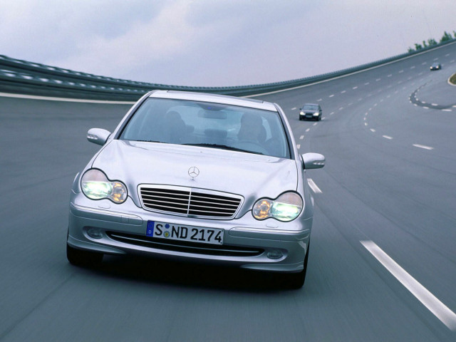 Mercedes-Benz C-Class фото