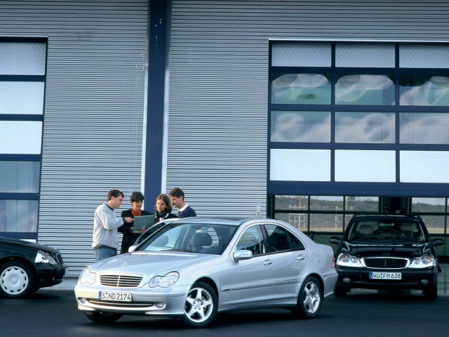 Mercedes-Benz C-Class фото