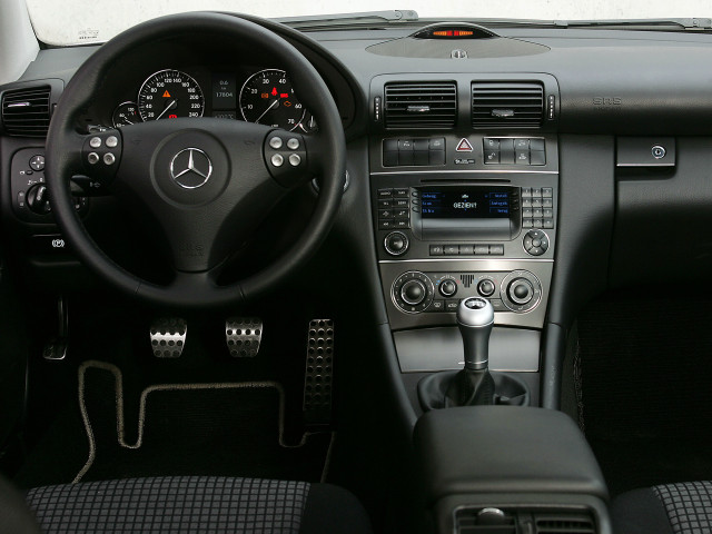 Mercedes-Benz C-Class фото