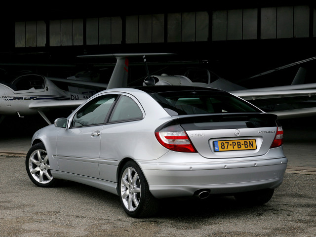 Mercedes-Benz C-Class фото