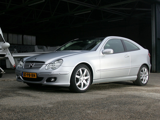 Mercedes-Benz C-Class фото