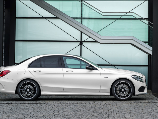 Mercedes-Benz C450 AMG фото