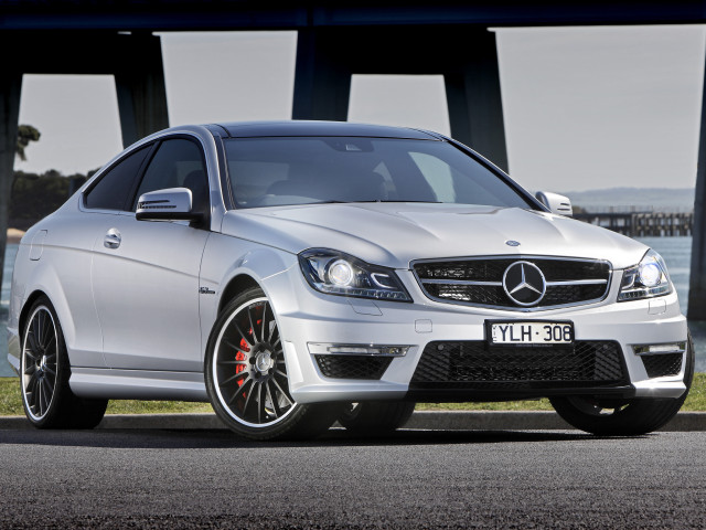 Mercedes-Benz C63 AMG Coupe фото