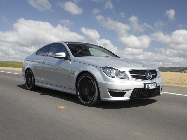 Mercedes-Benz C63 AMG Coupe фото