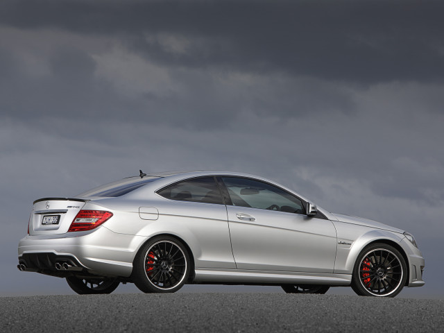 Mercedes-Benz C63 AMG Coupe фото