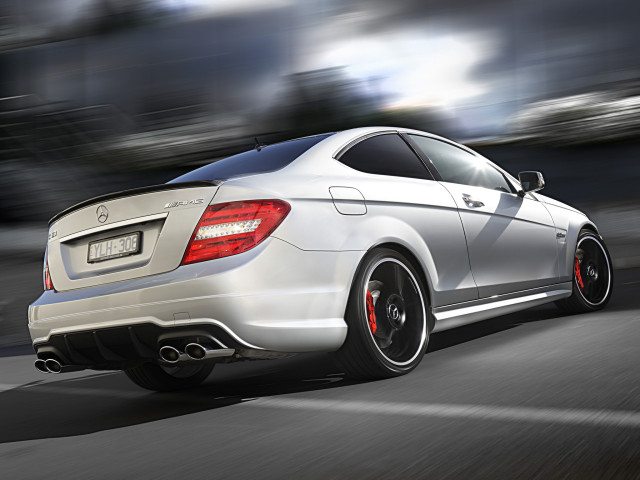 Mercedes-Benz C63 AMG Coupe фото