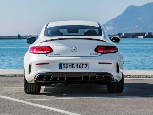 Mercedes-Benz C63 AMG Coupe фото