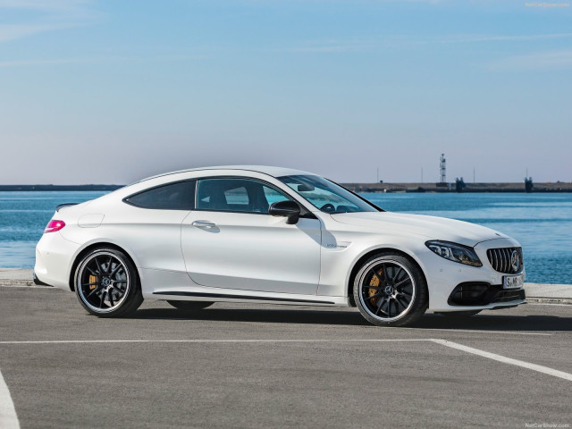 Mercedes-Benz C63 AMG Coupe фото