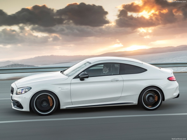 Mercedes-Benz C63 AMG Coupe фото