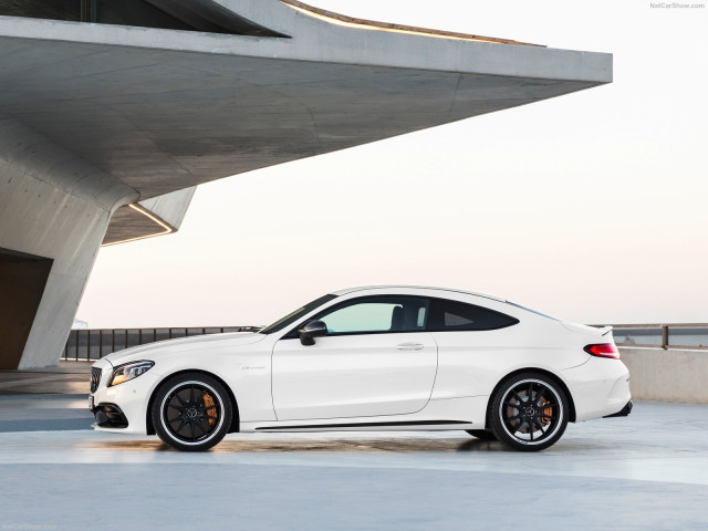 Mercedes-Benz C63 AMG Coupe фото