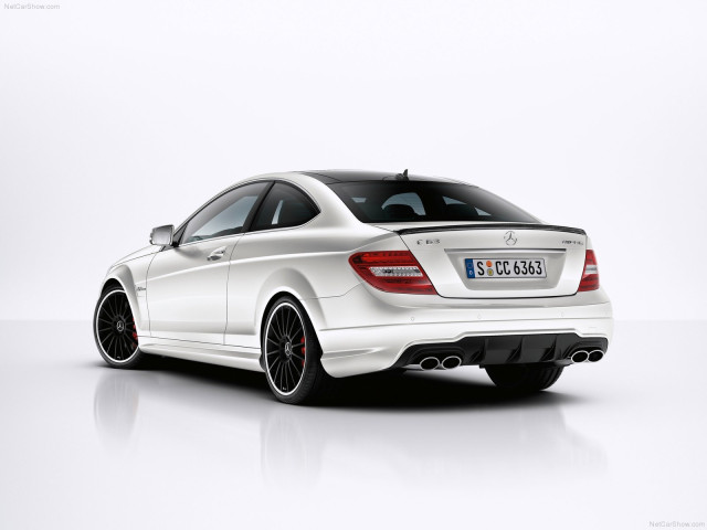 Mercedes-Benz C63 AMG Coupe фото