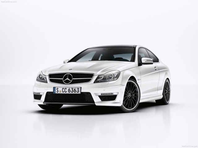 Mercedes-Benz C63 AMG Coupe фото