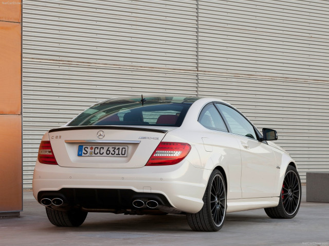 Mercedes-Benz C63 AMG Coupe фото