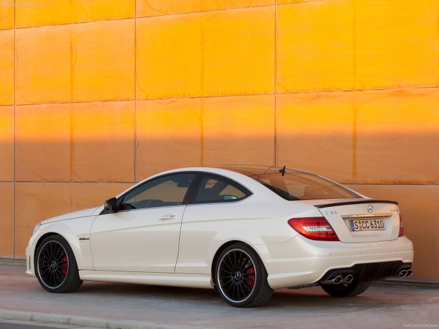 Mercedes-Benz C63 AMG Coupe фото