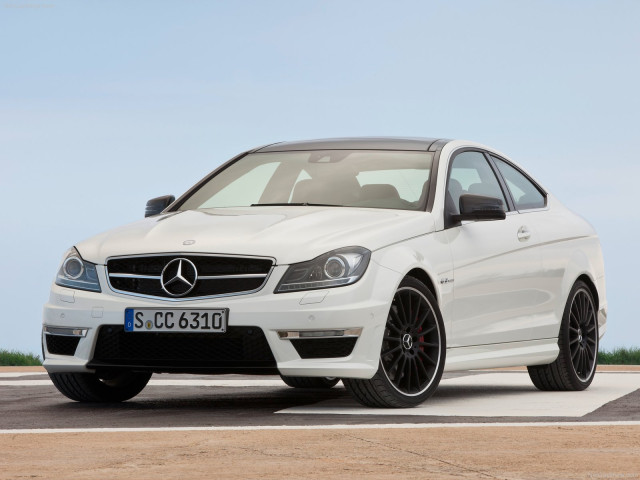 Mercedes-Benz C63 AMG Coupe фото