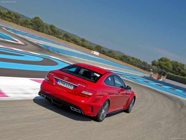 Mercedes-Benz C63 AMG Coupe фото