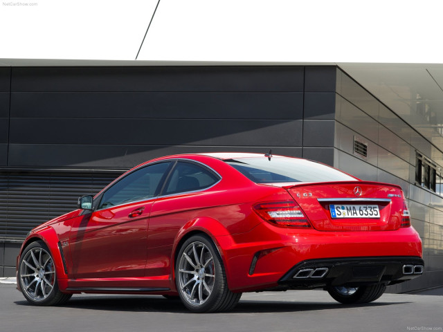 Mercedes-Benz C63 AMG Coupe фото