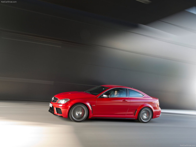 Mercedes-Benz C63 AMG Coupe фото