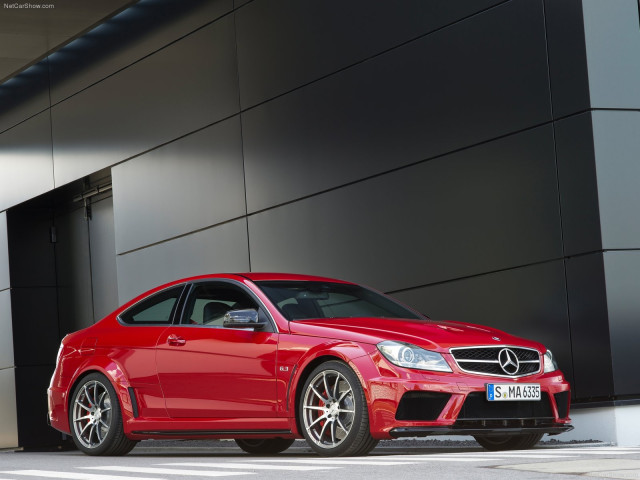 Mercedes-Benz C63 AMG Coupe фото