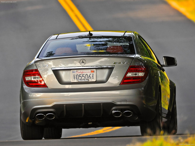 Mercedes-Benz C63 AMG Coupe фото