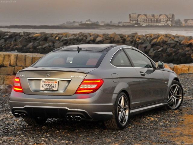 Mercedes-Benz C63 AMG Coupe фото